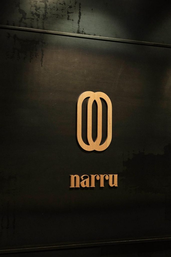 narru restaurant sign